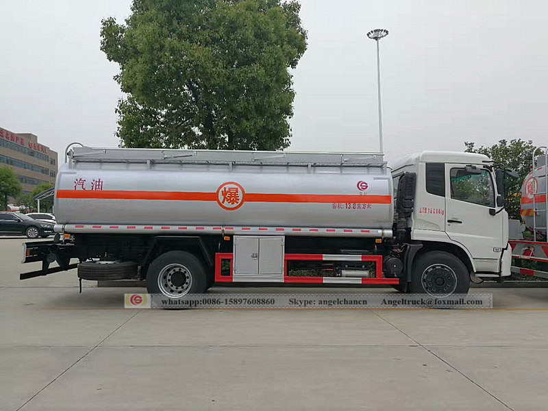 Oil bowser dongfeng truck
