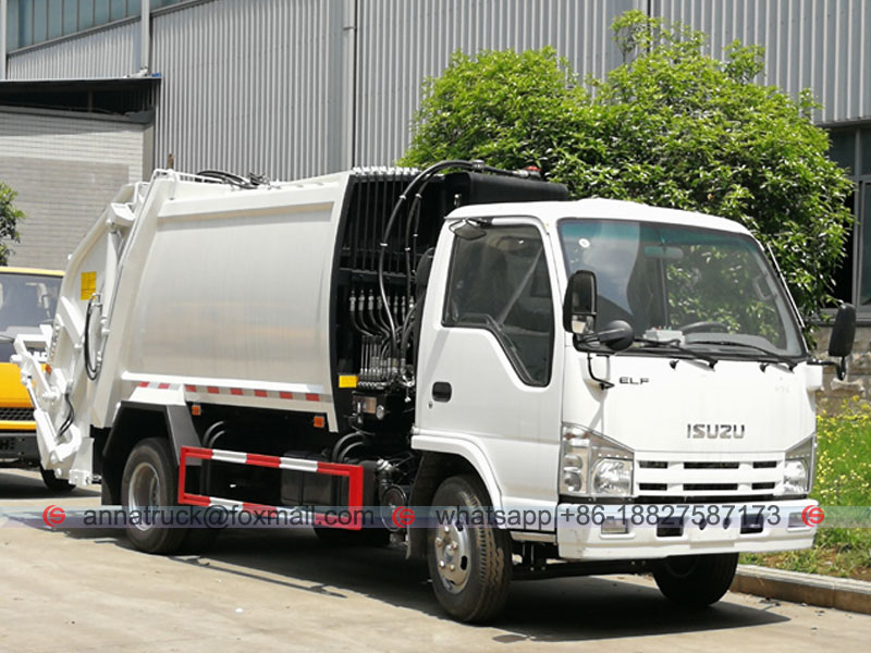 4 cbm Compressed Garbage Truck-Right Front